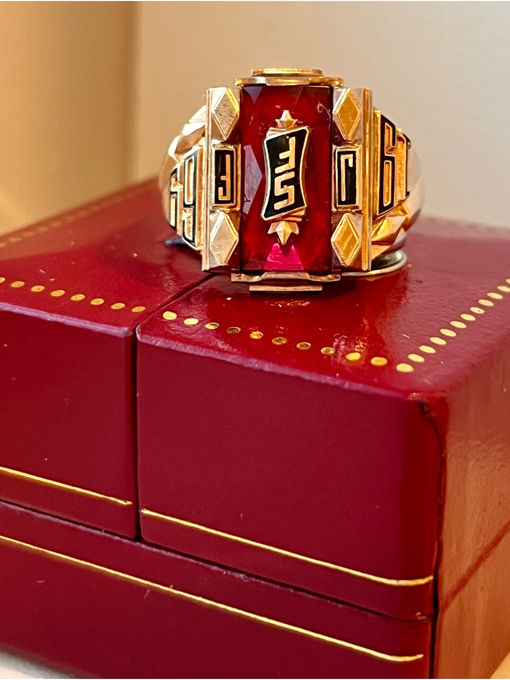 Vintage 10k Yellow Gold 1969 High School Class Ring Price Is Firm .